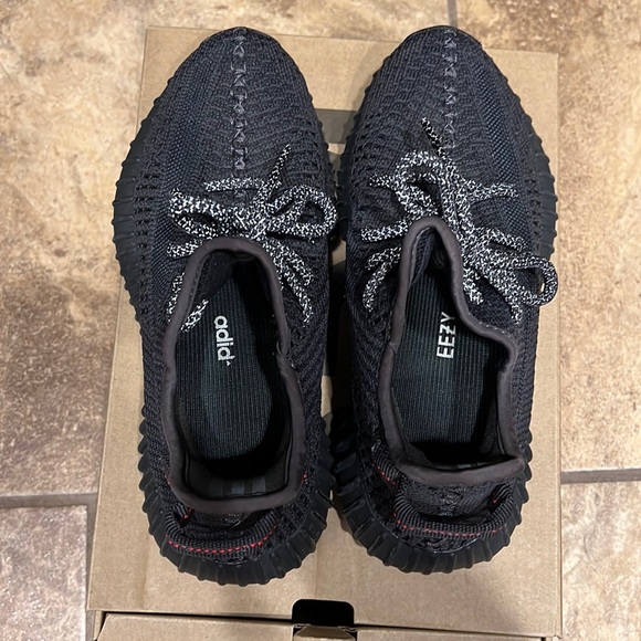 Yeezy 350 v2 - Picture 5 of 7